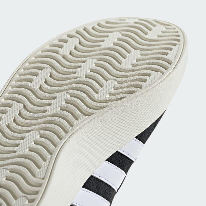 imageadidas Womens VL Court 30 SneakerBlackWhiteGold Metallic
