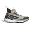 Wonder Beige/Core Black/Semi Spark